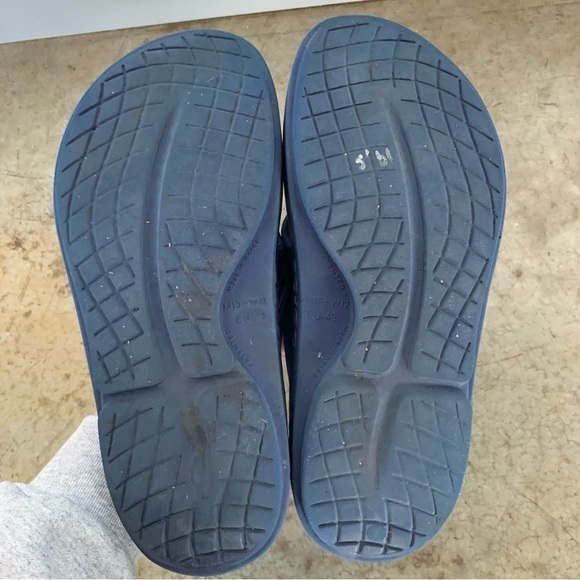 Oofos Blue Flip Flops Size M 10/W 12 - Picture 4 of 9